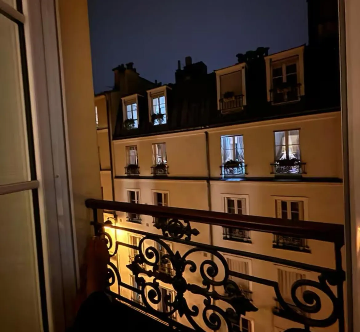 Eiffel Tower View Haussmanian Charm 2Min Walk From The Eiffel Tower Gardens Apartment Paris