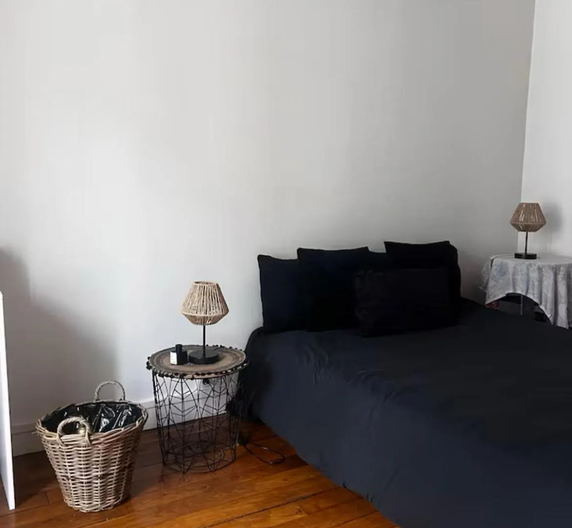 Eiffel Tower View Haussmanian Charm 2Min Walk From The Eiffel Tower Gardens Apartment Paris