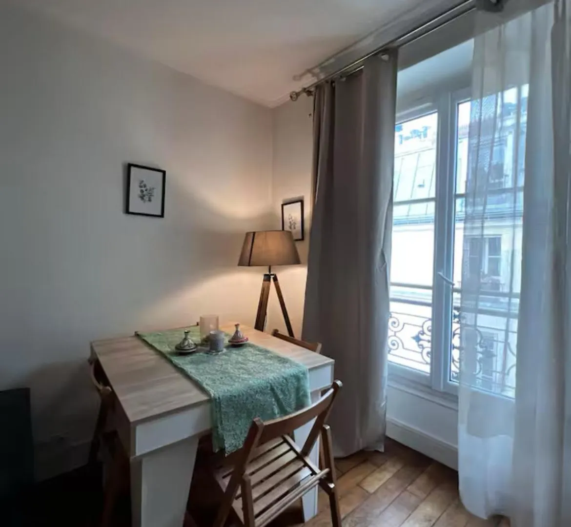 Eiffel Tower View Haussmanian Charm 2Min Walk From The Eiffel Tower Gardens Apartment Paris